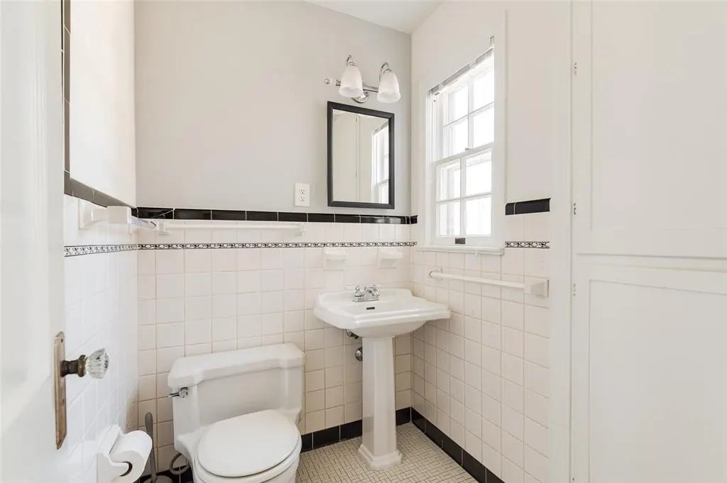 Photo 24 — 209 NW 35th Street, Oklahoma City, OK 73118
