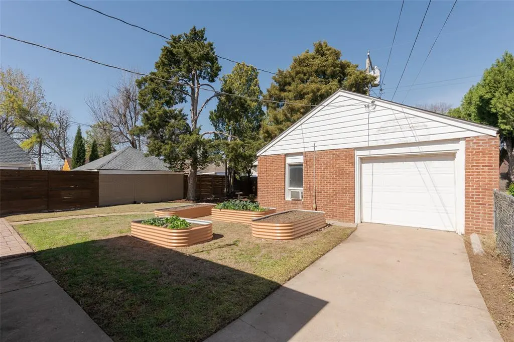 Photo 44 — 209 NW 35th Street, Oklahoma City, OK 73118