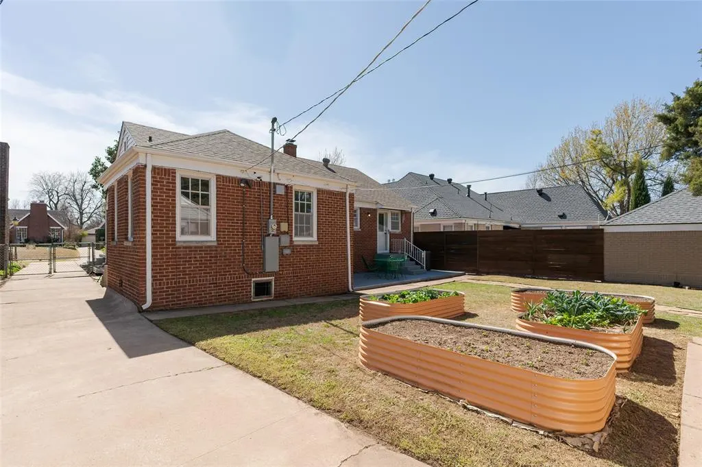 Photo 49 — 209 NW 35th Street, Oklahoma City, OK 73118