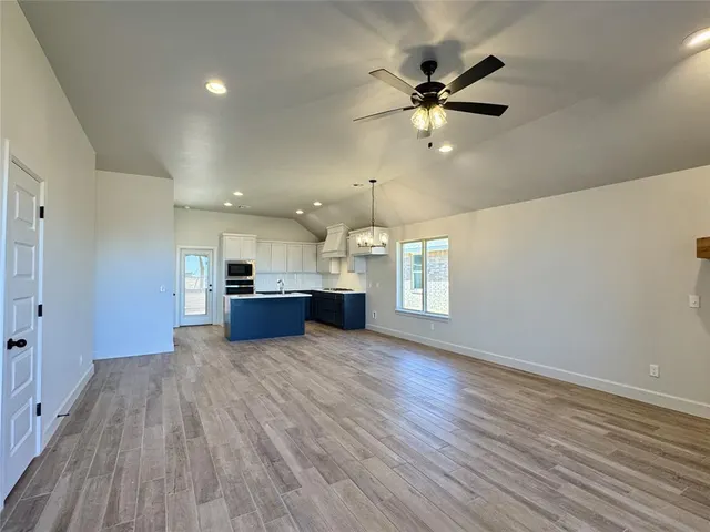 Photo 3 — 9332 NW 143 Street, Yukon, OK 73099