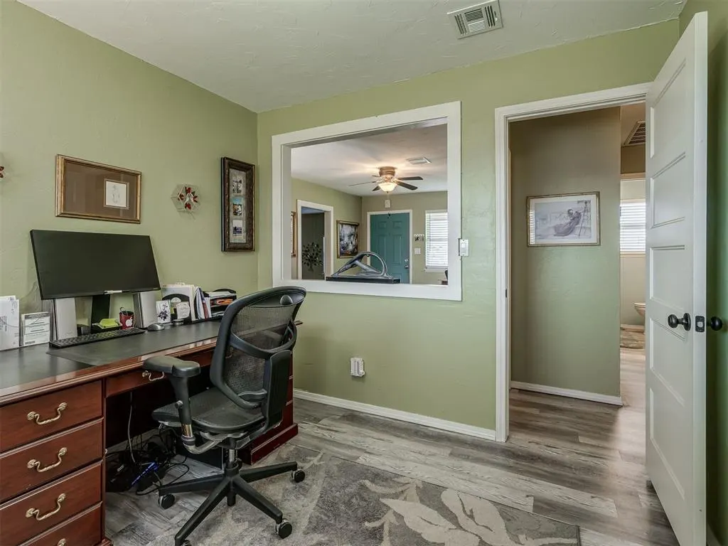 Photo 12 — 112 SW 6th Street, Moore, OK 73160