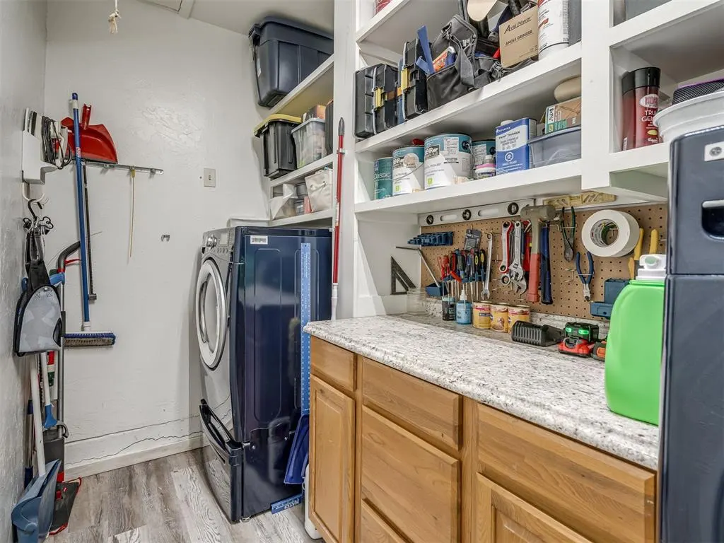 Photo 25 — 112 SW 6th Street, Moore, OK 73160