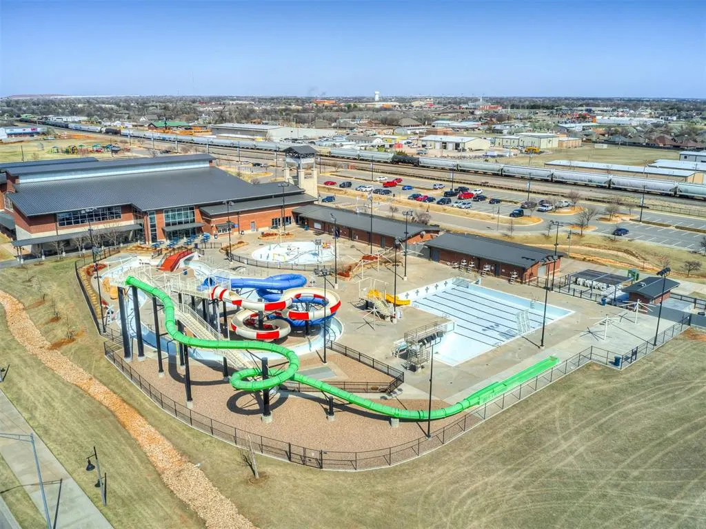 Photo 49 — 112 SW 6th Street, Moore, OK 73160