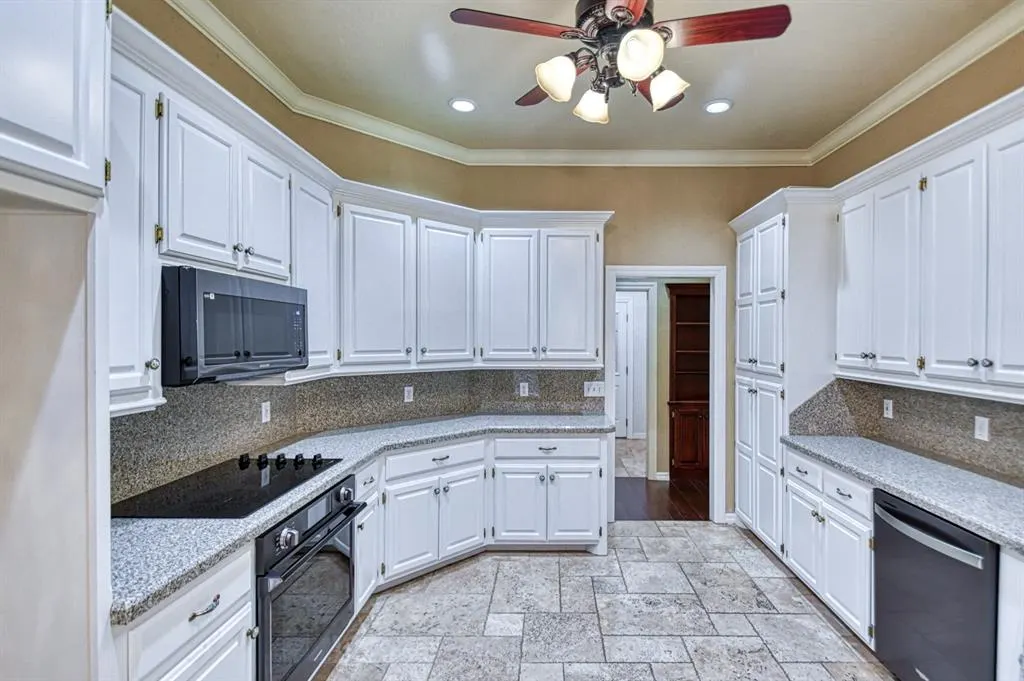Photo 13 — 12205 Endor Drive, Oklahoma City, OK 73170