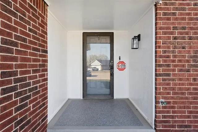 Photo 2 — 9125 NW 99th Place, Yukon, OK 73099