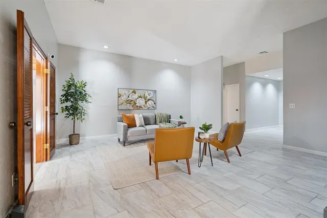 Photo 5 — 9125 NW 99th Place, Yukon, OK 73099