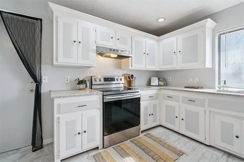 Photo 10 — 9125 NW 99th Place, Yukon, OK 73099
