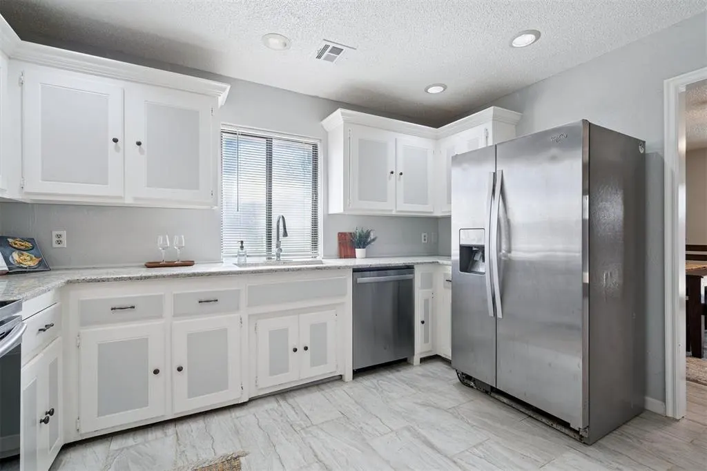 Photo 11 — 9125 NW 99th Place, Yukon, OK 73099