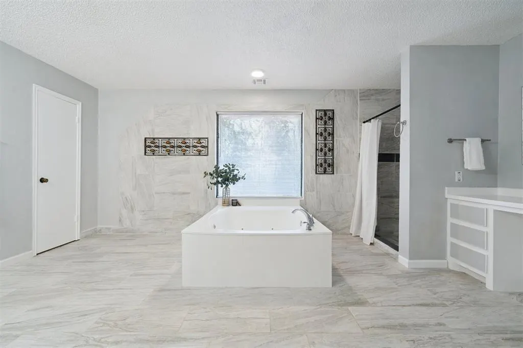 Photo 18 — 9125 NW 99th Place, Yukon, OK 73099