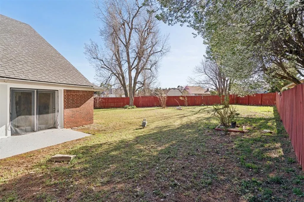 Photo 33 — 9125 NW 99th Place, Yukon, OK 73099