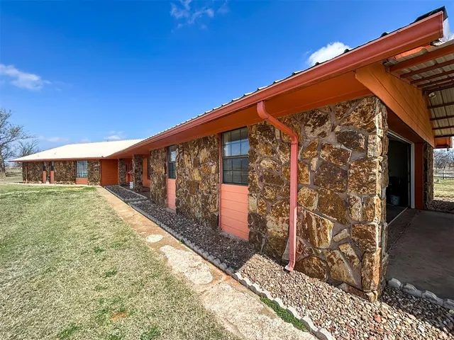 Photo 3 — 45111 County Street 2680, Cyril, OK 73029