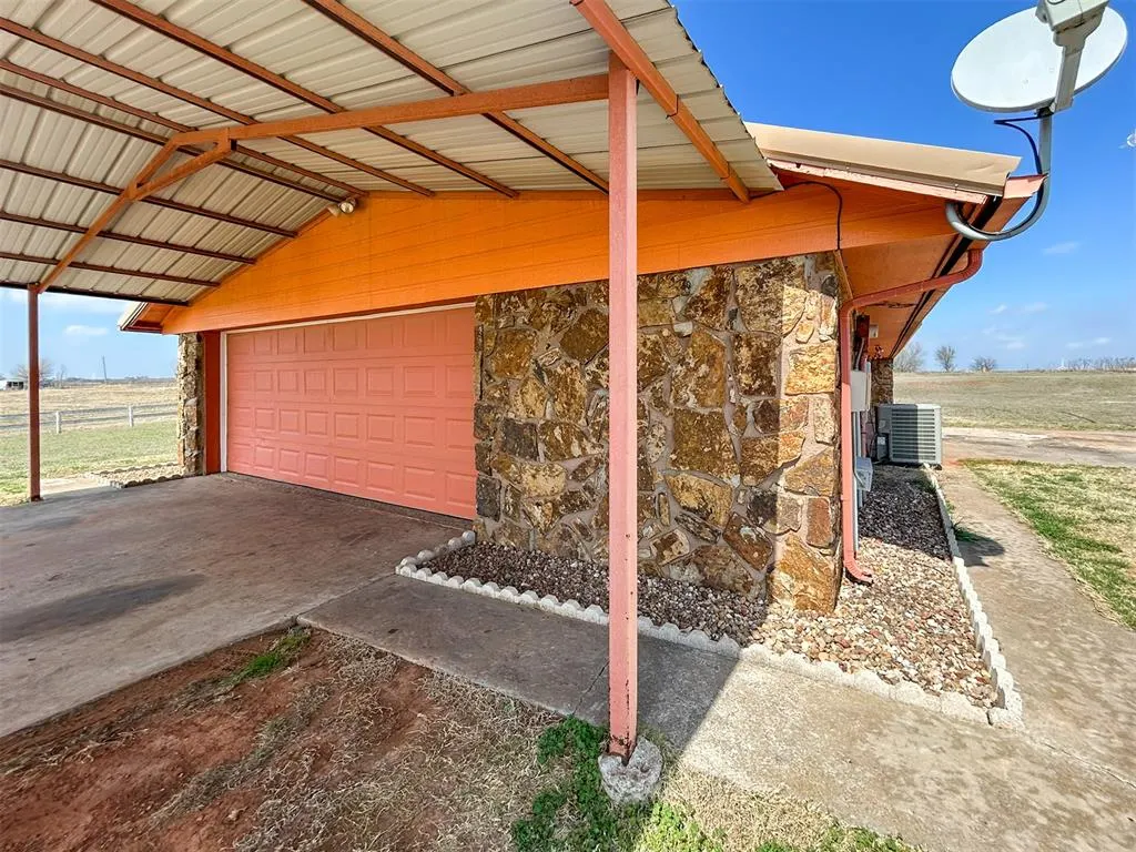 Photo 4 — 45111 County Street 2680, Cyril, OK 73029