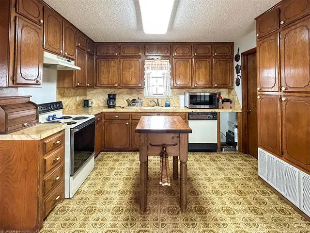 Photo 8 — 45111 County Street 2680, Cyril, OK 73029