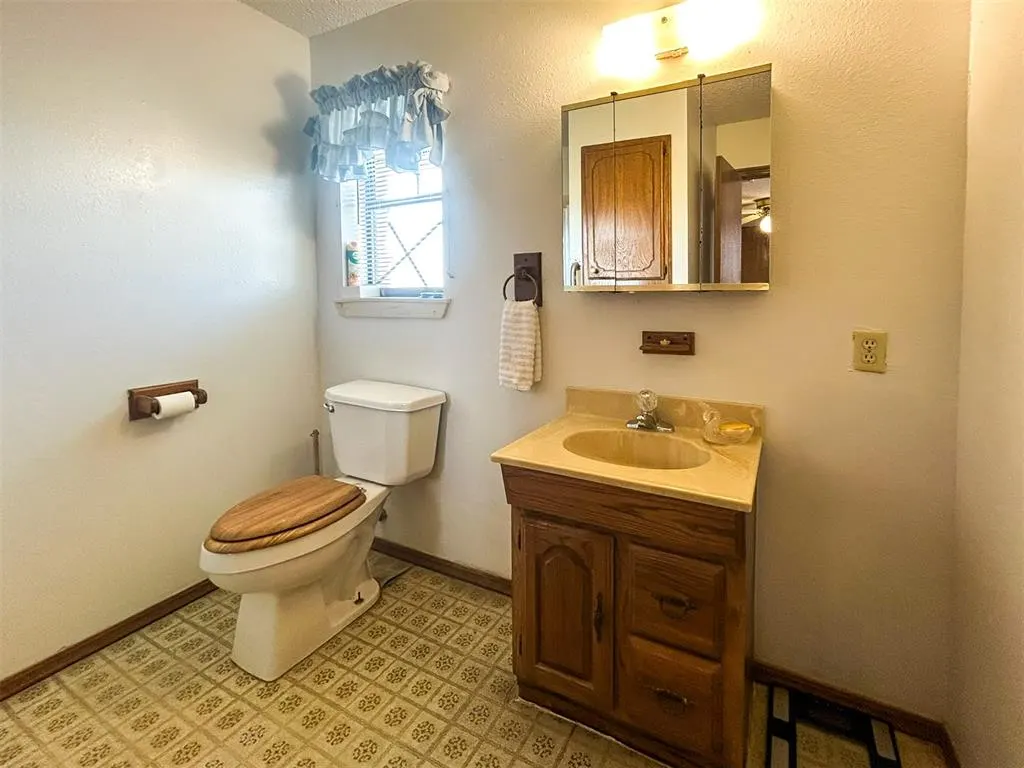 Photo 32 — 45111 County Street 2680, Cyril, OK 73029