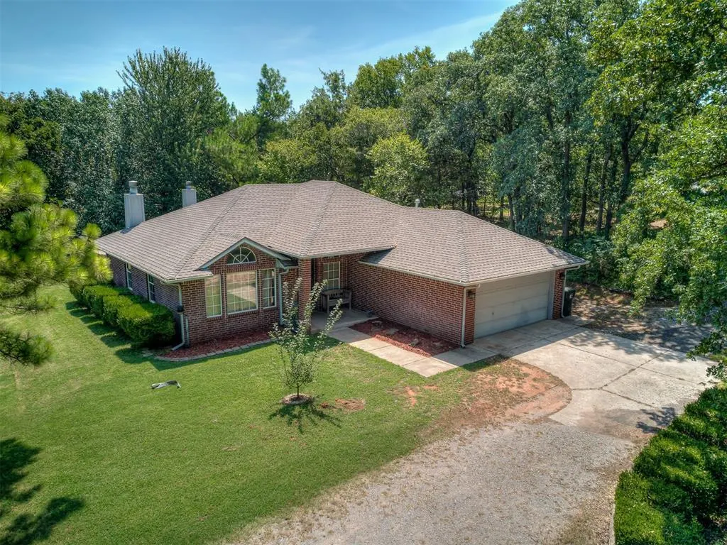 Front exterior — 7671 Allspice Run, Norman, OK 73026