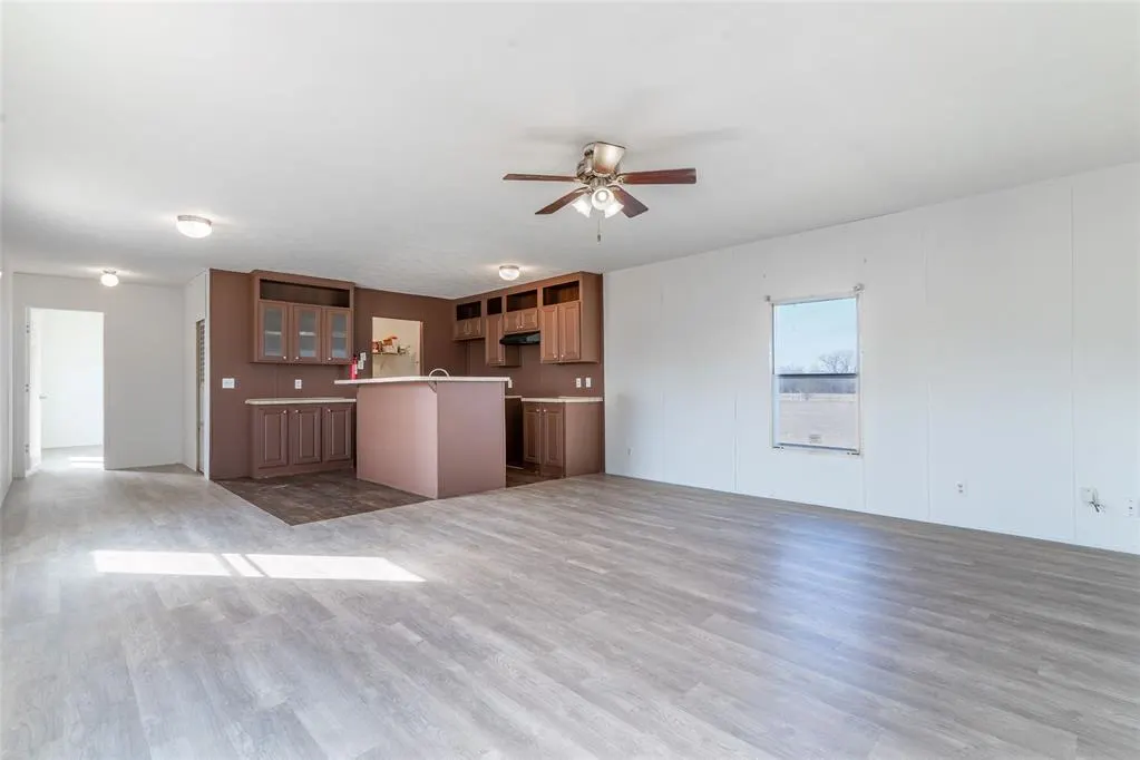 Photo 4 — 2439 Beverly Lane, Clinton, OK 73601