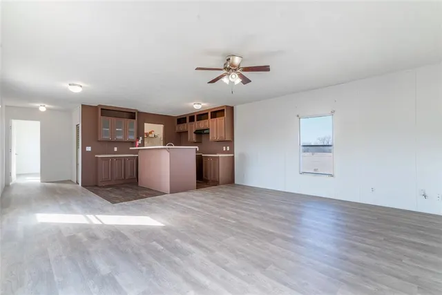 Photo 4 — 2439 Beverly Lane, Clinton, OK 73601