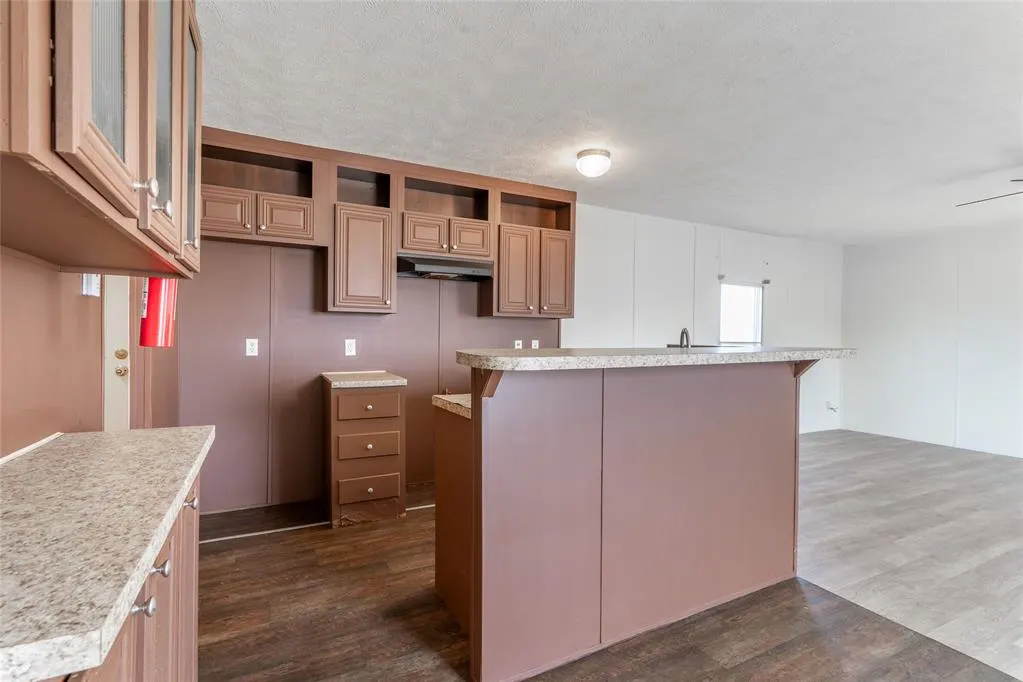 Photo 6 — 2439 Beverly Lane, Clinton, OK 73601