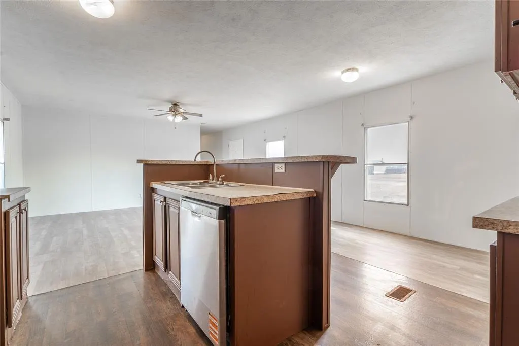 Photo 9 — 2439 Beverly Lane, Clinton, OK 73601