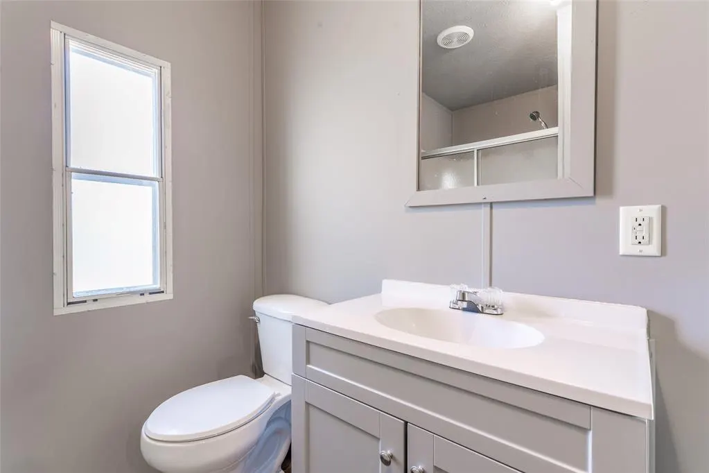 Photo 15 — 2439 Beverly Lane, Clinton, OK 73601