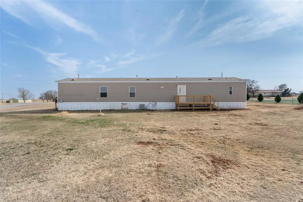 Photo 20 — 2439 Beverly Lane, Clinton, OK 73601
