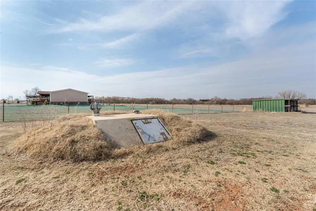 Photo 25 — 2439 Beverly Lane, Clinton, OK 73601