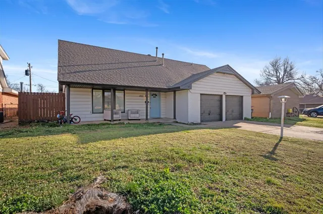 Photo 2 — 4812 Elmview Drive, Oklahoma City, OK 73115