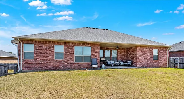 Photo 3 — 207 Lyla Glen Drive, Washington, OK 73093