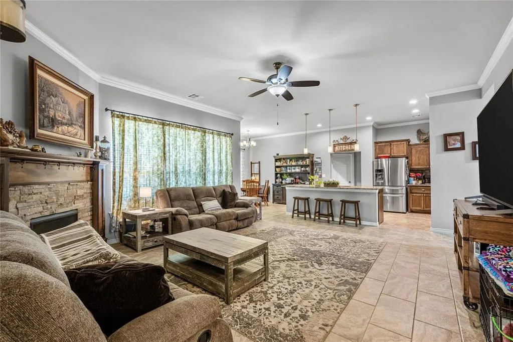 Photo 9 — 207 Lyla Glen Drive, Washington, OK 73093
