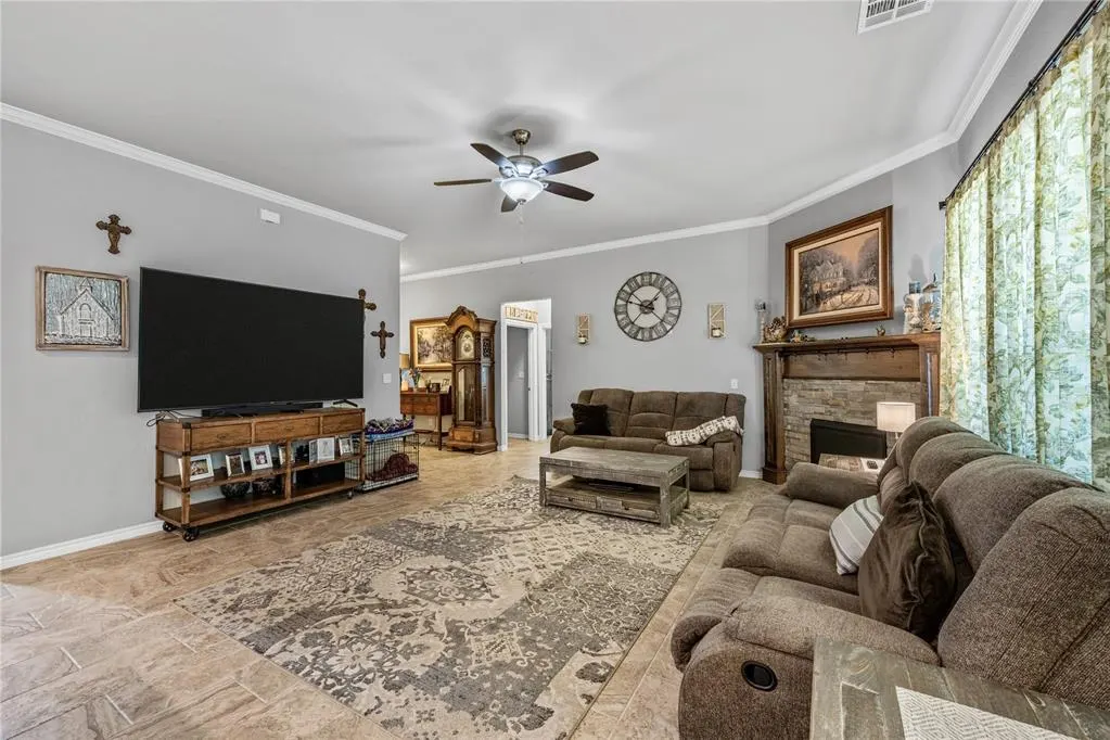 Photo 10 — 207 Lyla Glen Drive, Washington, OK 73093