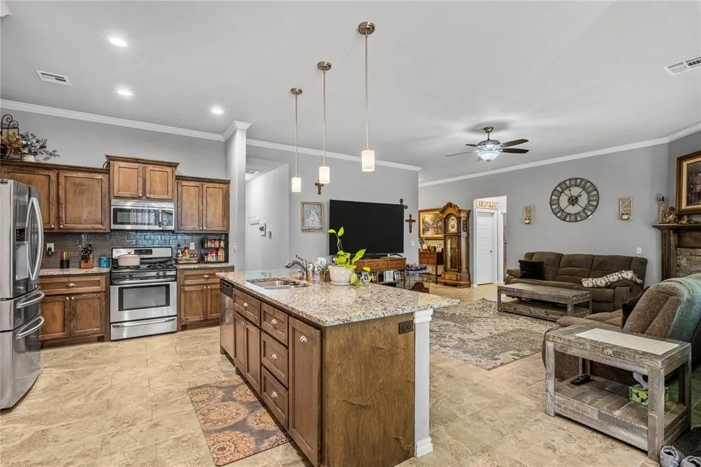 Photo 13 — 207 Lyla Glen Drive, Washington, OK 73093
