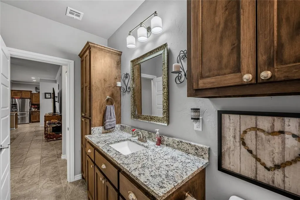 Photo 33 — 207 Lyla Glen Drive, Washington, OK 73093