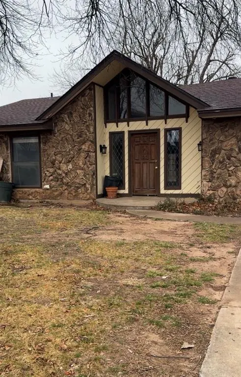 Front exterior — 8905 N Davis Avenue, Oklahoma City, OK 73132
