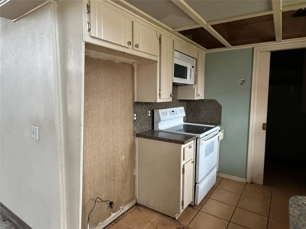 Photo 11 — 8905 N Davis Avenue, Oklahoma City, OK 73132