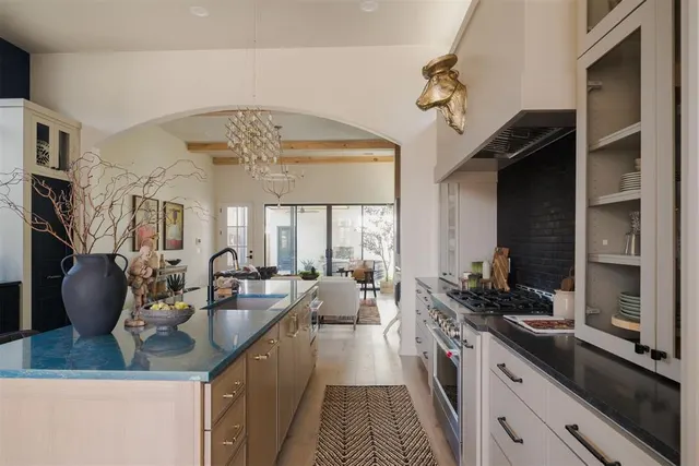 Photo 5 — 325 SW 14th Street, Oklahoma City, OK 73109