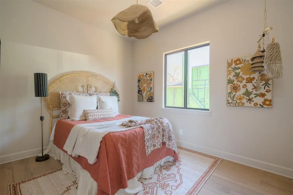 Photo 29 — 325 SW 14th Street, Oklahoma City, OK 73109
