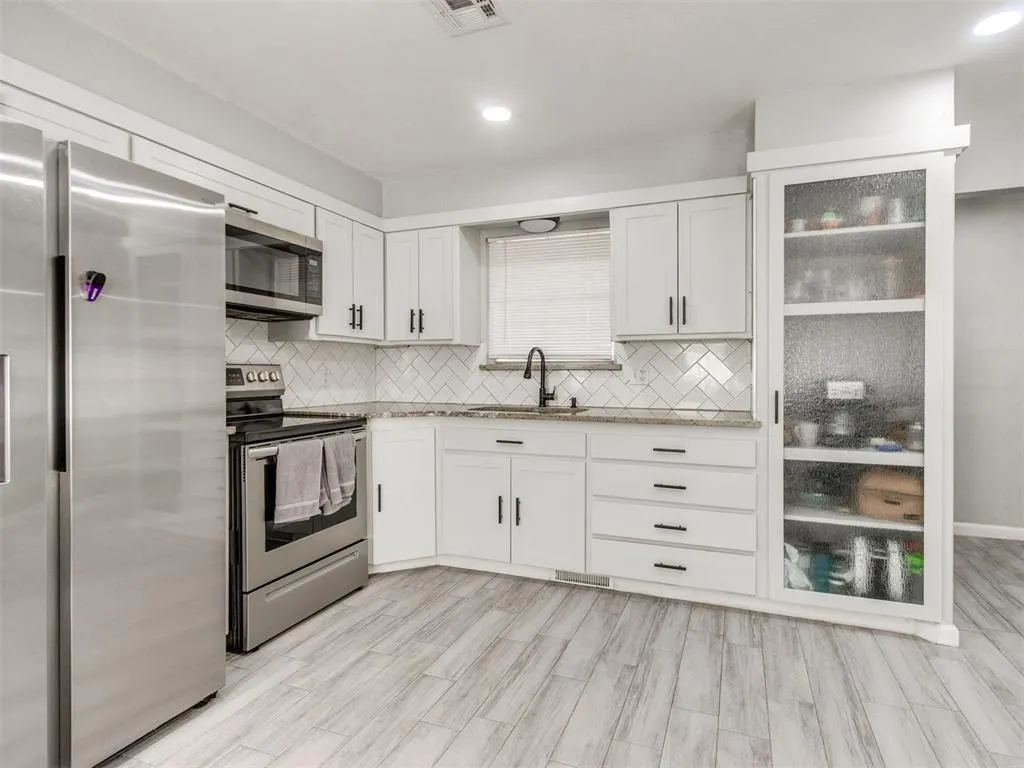 Photo 17 — 10405 N McKinley Avenue, Oklahoma City, OK 73114