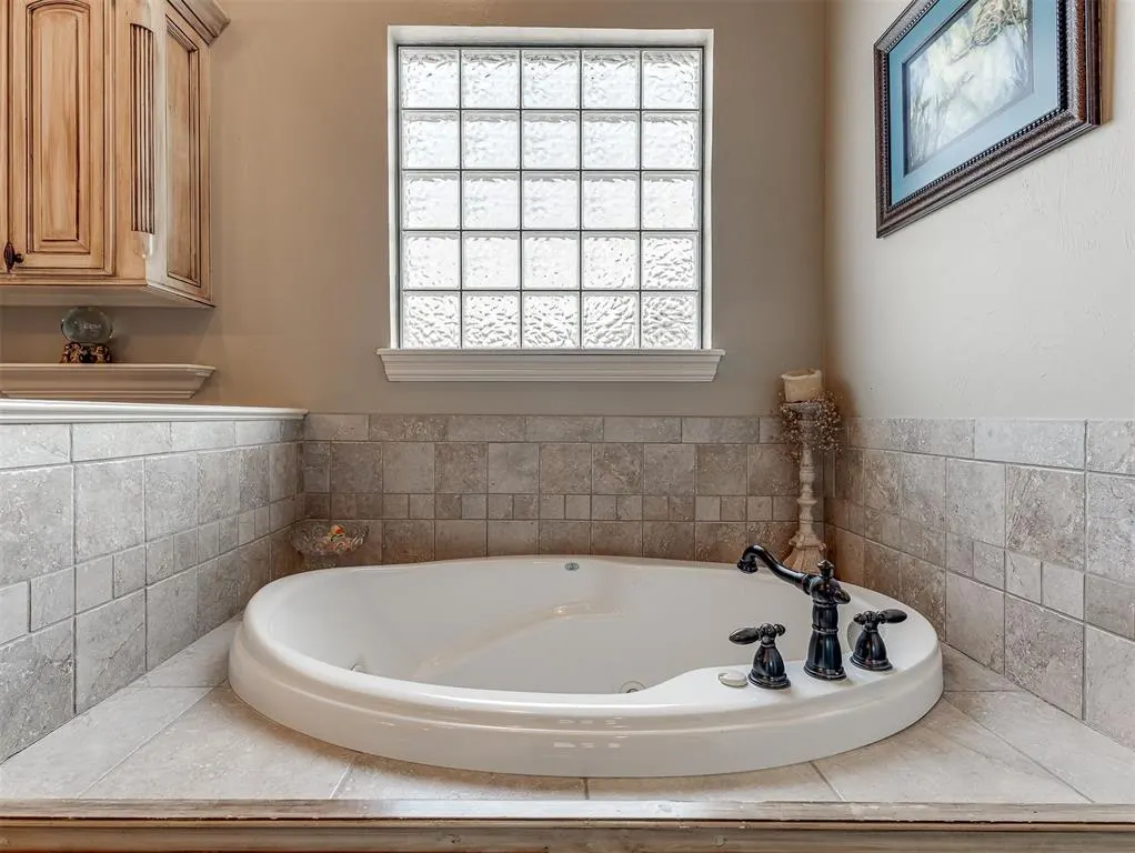 Photo 18 — 4104 Prairie Falcon Point, Edmond, OK 73034