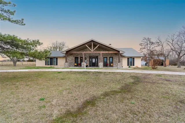 Front exterior — 508 W Ryland Road, Crescent, OK 73028