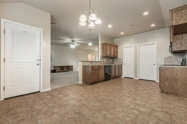 Photo 5 — 1028 Mollie Rausch Lane, Edmond, OK 73003