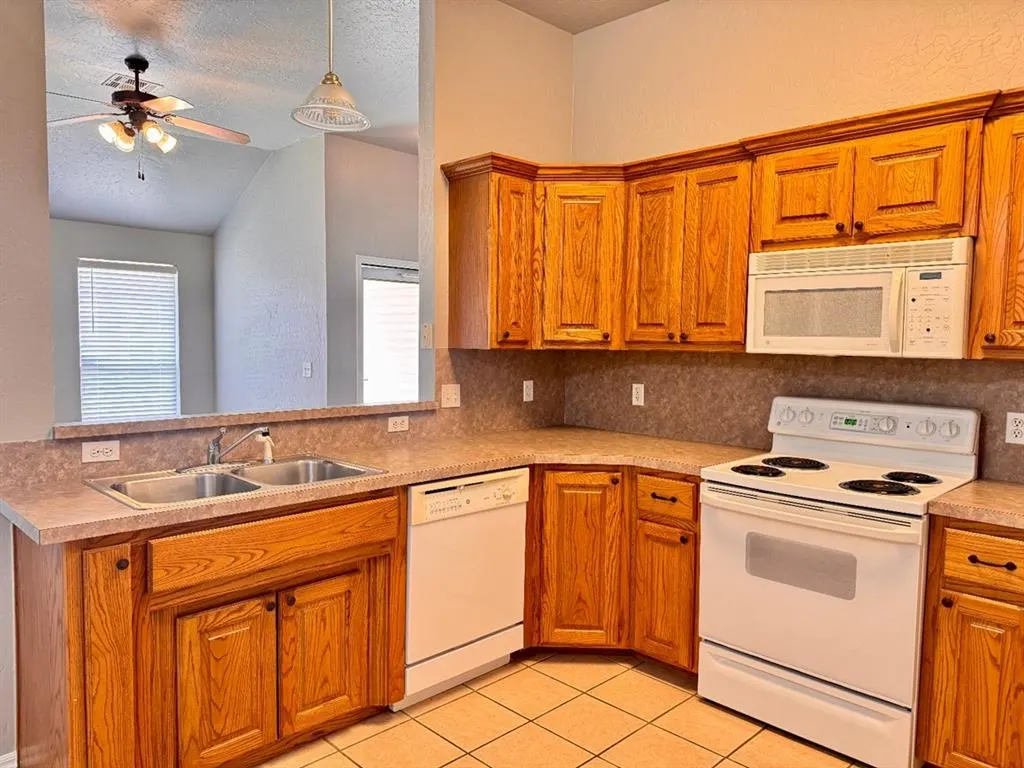 Photo 5 — 2201 NW 155th Street, Edmond, OK 73013