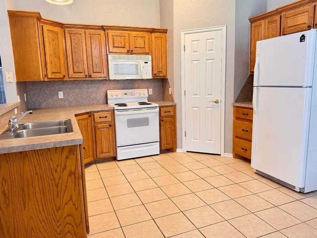 Photo 8 — 2201 NW 155th Street, Edmond, OK 73013