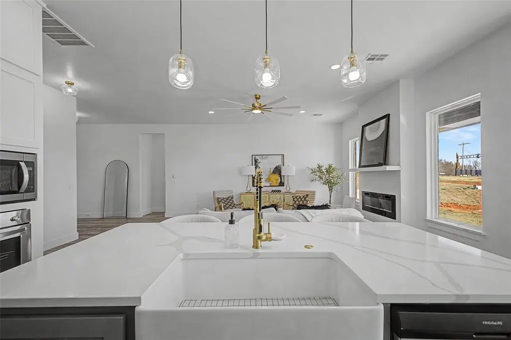 Photo 9 — 2437 Canyon Circle, Blanchard, OK 73010