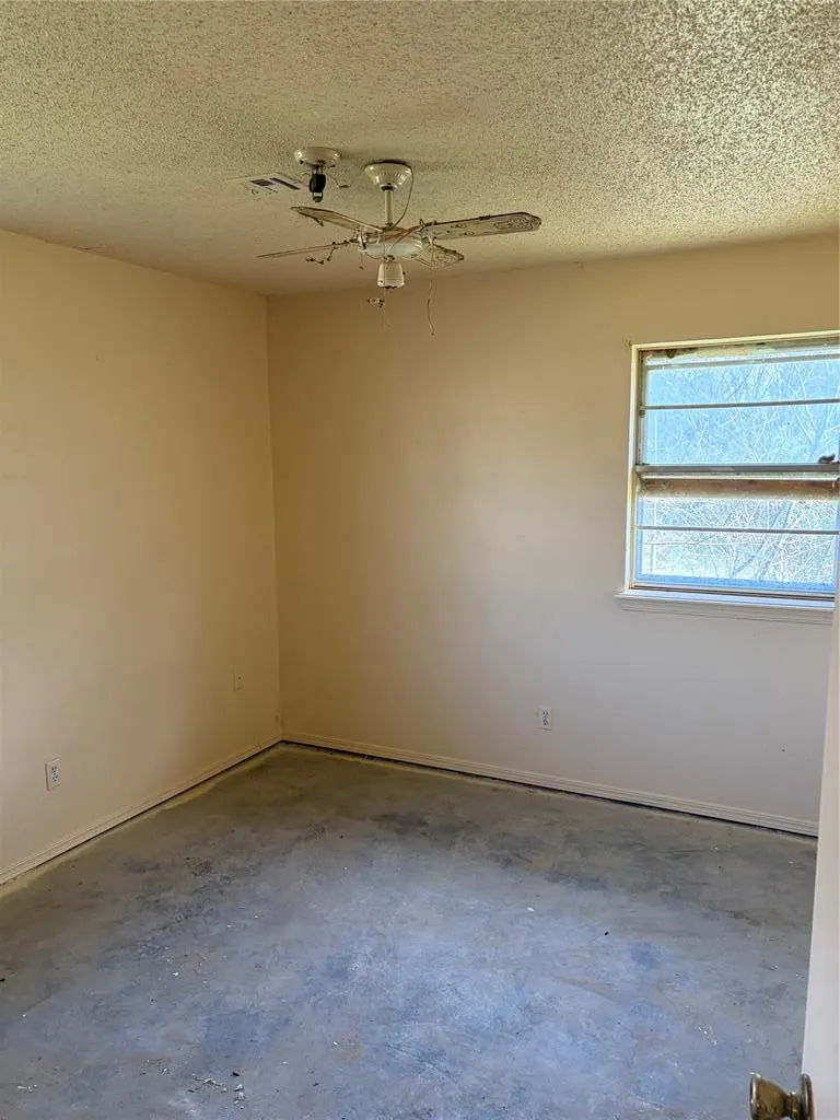 Photo 3 — 727 N Park Avenue, Stroud, OK 74079