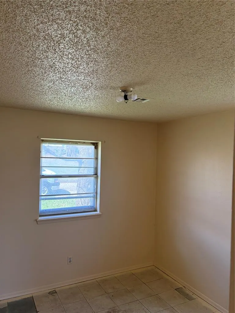 Photo 4 — 727 N Park Avenue, Stroud, OK 74079