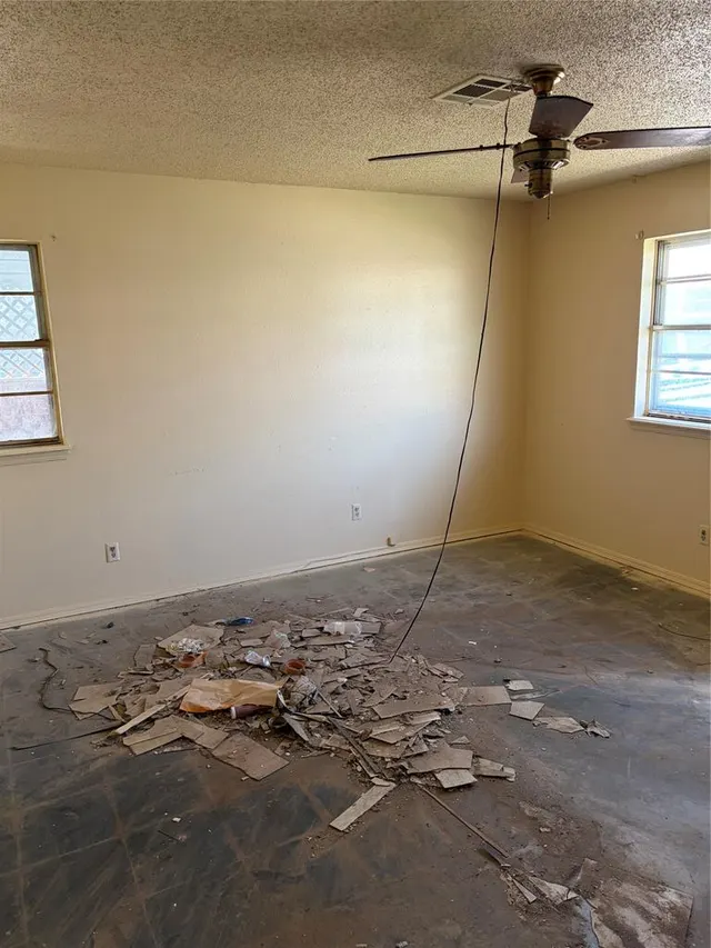 Photo 8 — 727 N Park Avenue, Stroud, OK 74079