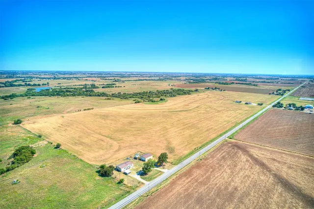 Front exterior — Hwy 92, Amber, OK 73004