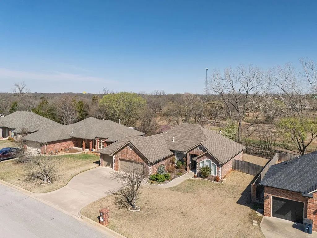Front exterior — 4509 Gracelann, Shawnee, OK 74804