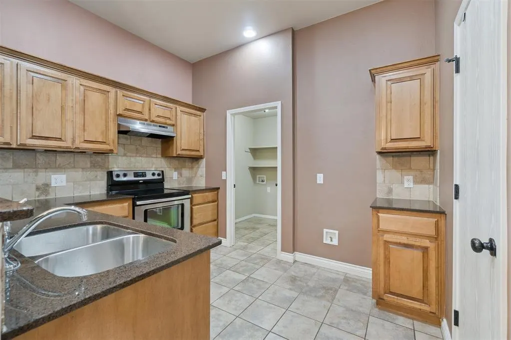 Photo 8 — 9564 SW 24th Terrace, Oklahoma City, OK 73128