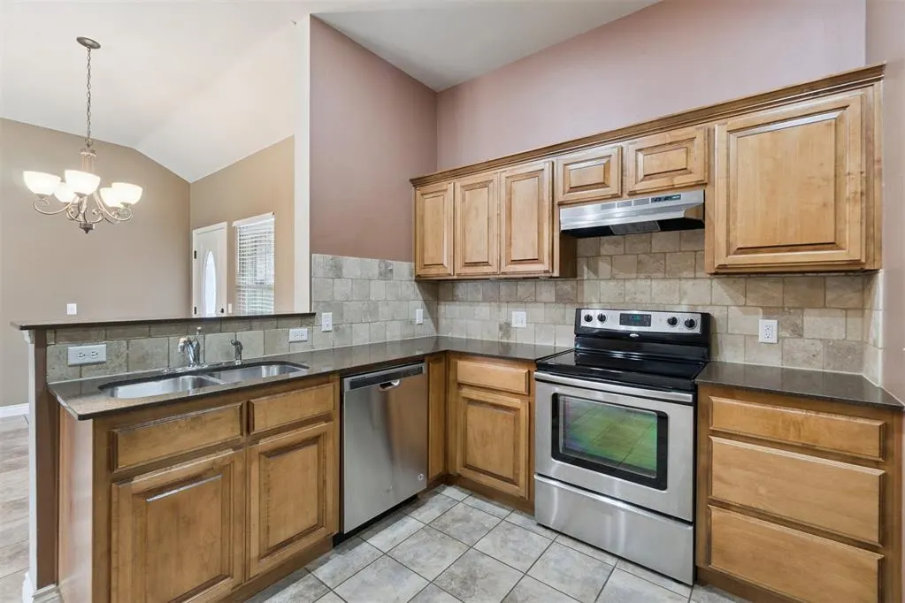 Photo 9 — 9564 SW 24th Terrace, Oklahoma City, OK 73128